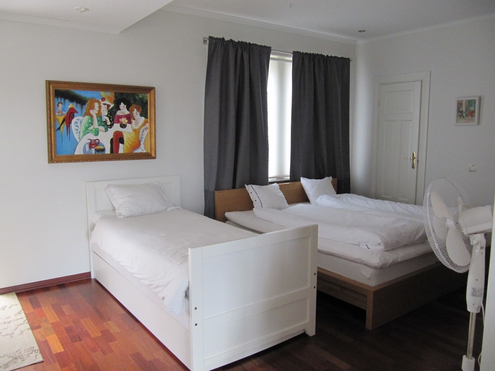 Signature Studio, 1 Bedroom, Partial Lake View, Mountainside photo 3
