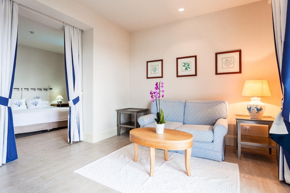 Junior Suite, 1 Bedroom, Sea View photo 2