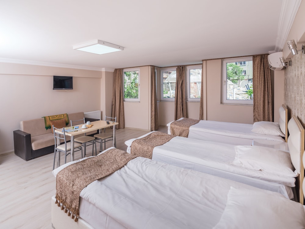 Deluxe Double Room With Balcony photo 2