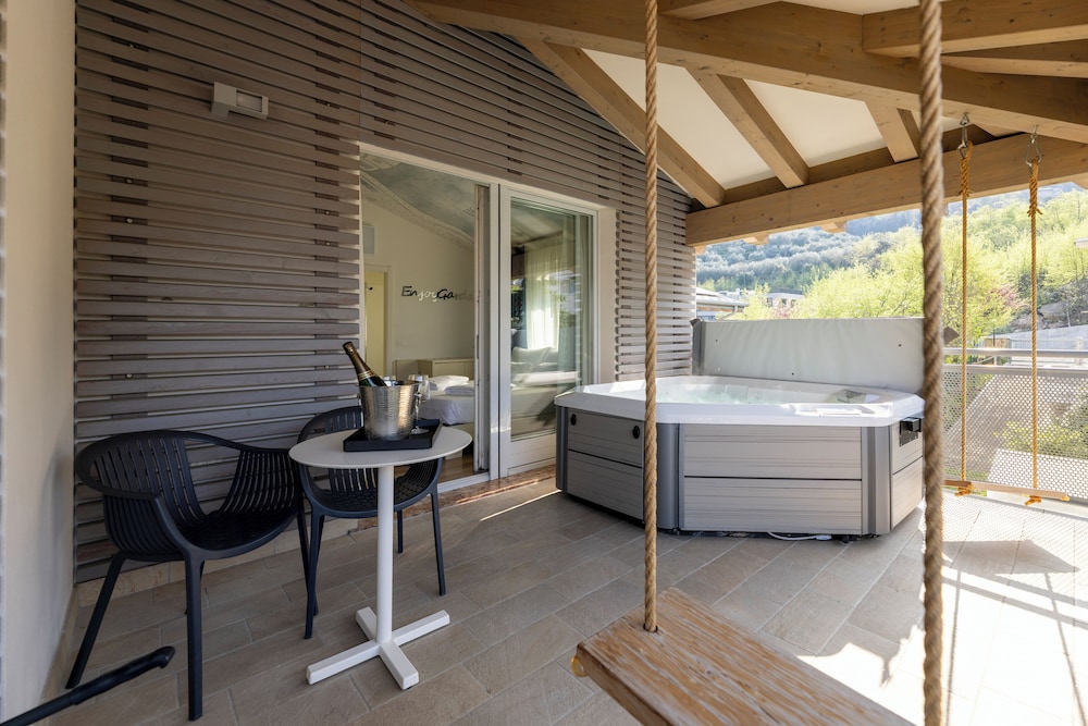 Superior Room, Lake View photo 2