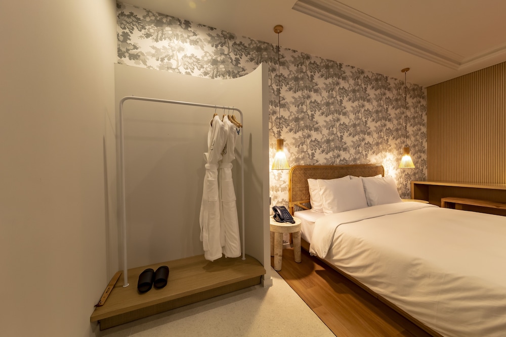 Superior Double Room (Free Swimming Pool) photo 3