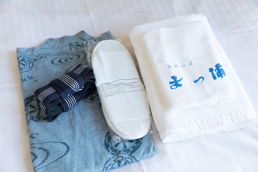 Japanese Style Sextuple Room, Shared Bathroom photo 3