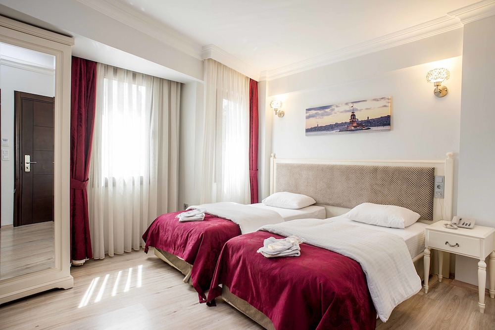 Superior Double or Twin Room photo 2