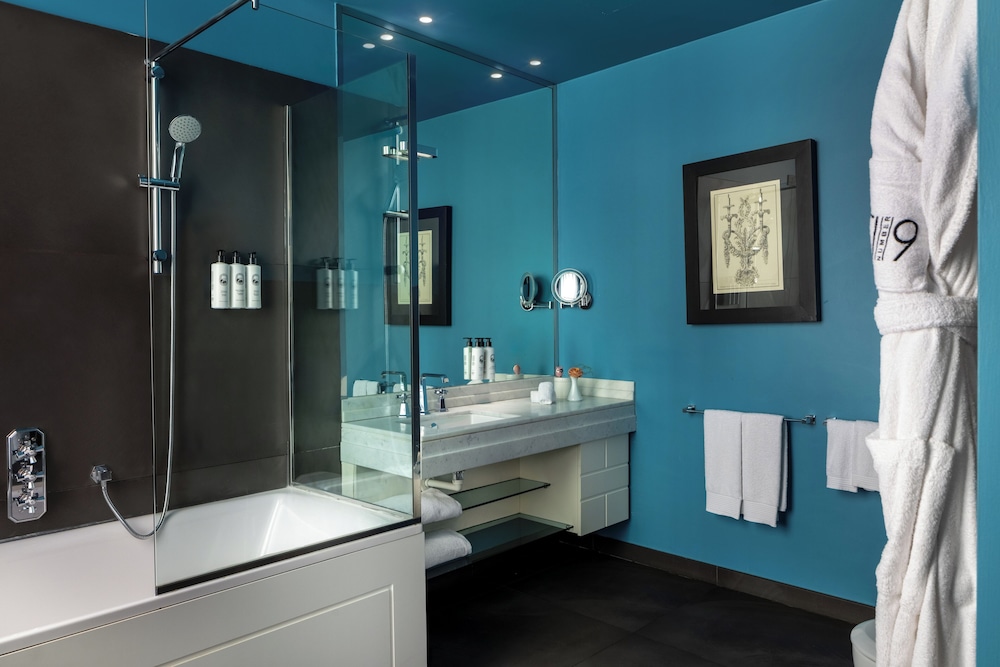 Premium Room - Photo 5
