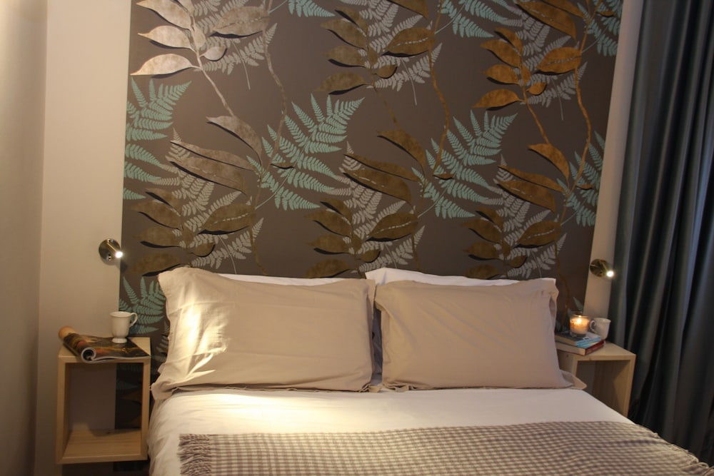 Double Room, 1 Queen Bed, Corner