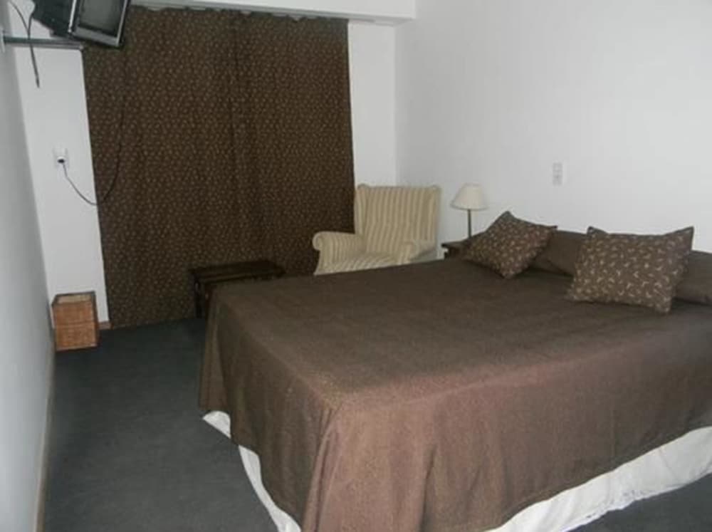 Basic Single Room photo 3