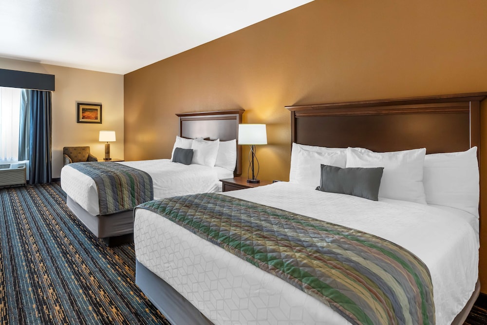 Standard Room, 2 Queen Beds, Accessible, Bathtub