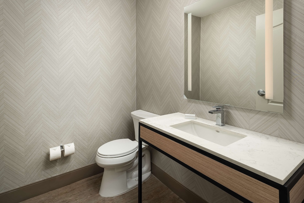 Suite - Photo 5