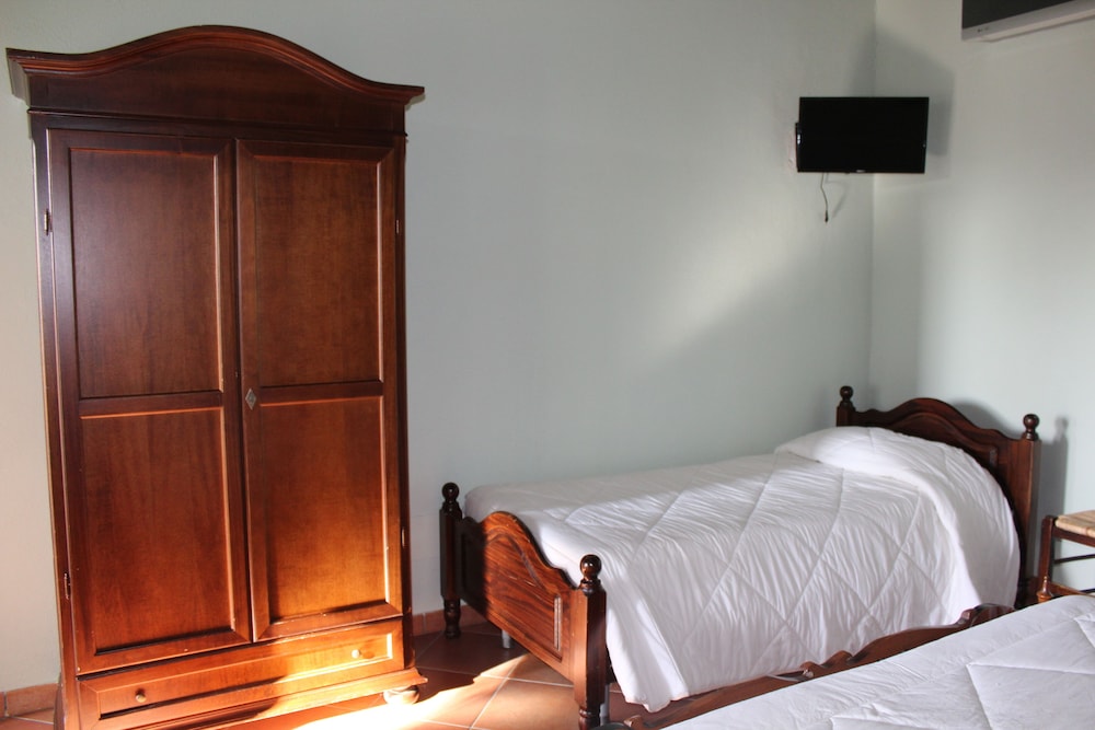 Traditional Triple Room photo 2