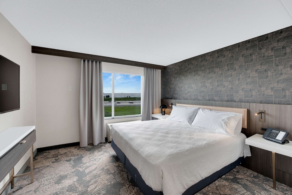 King bedroom evolution suite