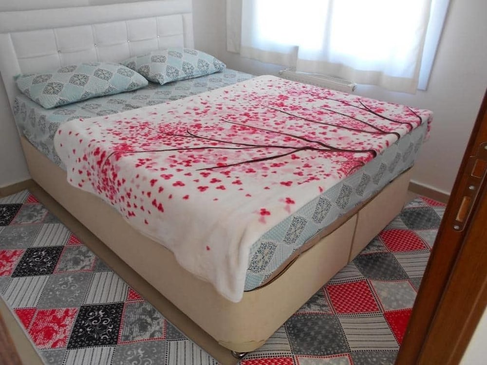 Family Apartment, 1 Bedroom, Mountain View photo 1