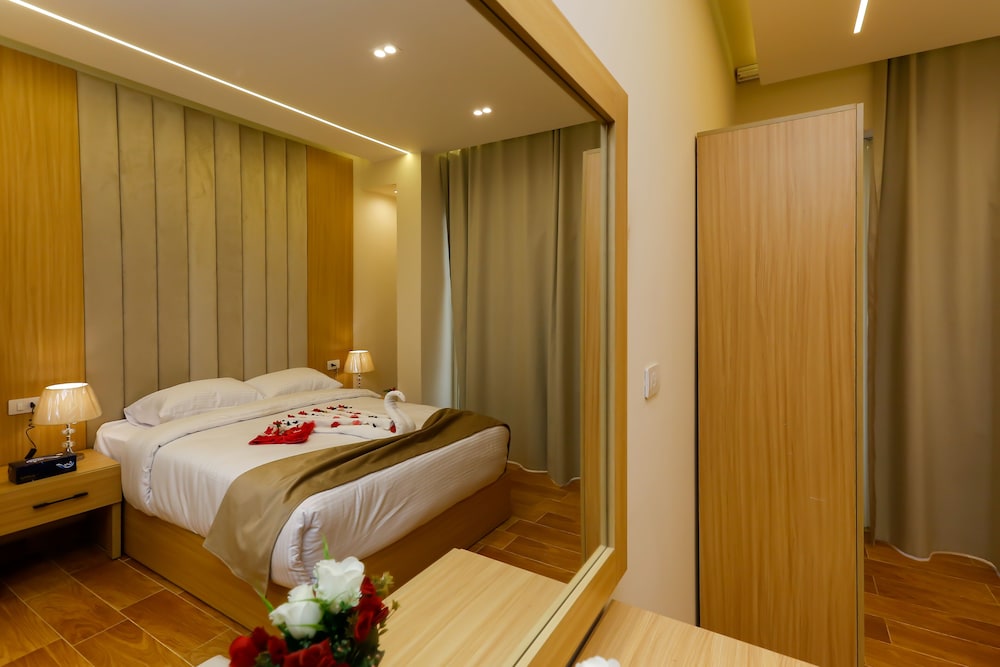 Deluxe Double Room, City View