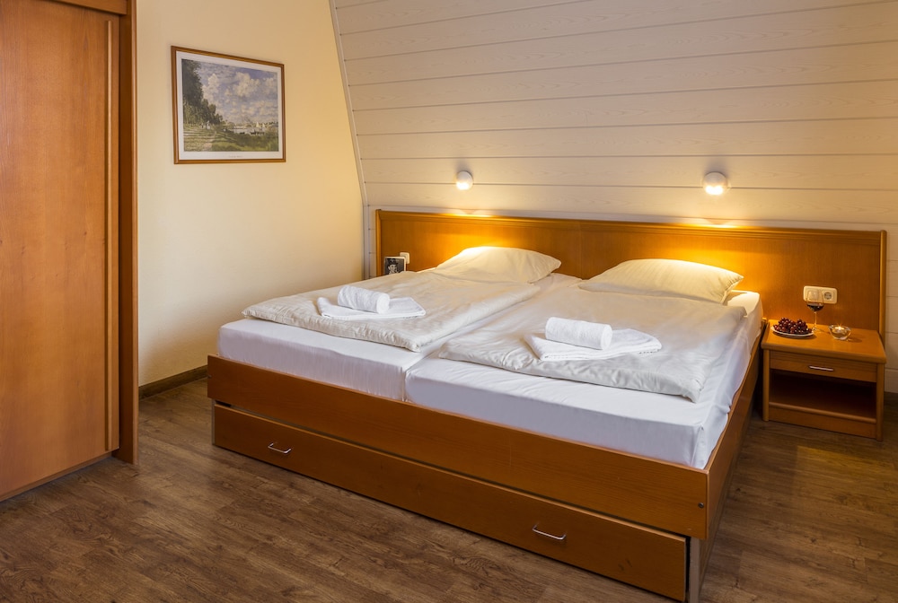 One Room Bungalow photo 3