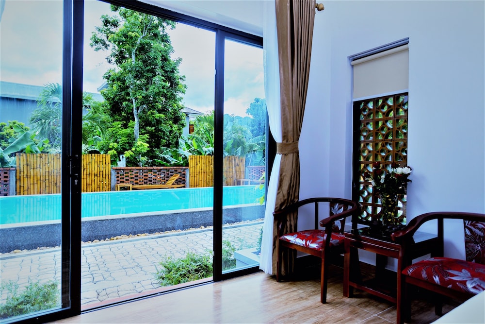 Deluxe Room, Balcony - Photo 7