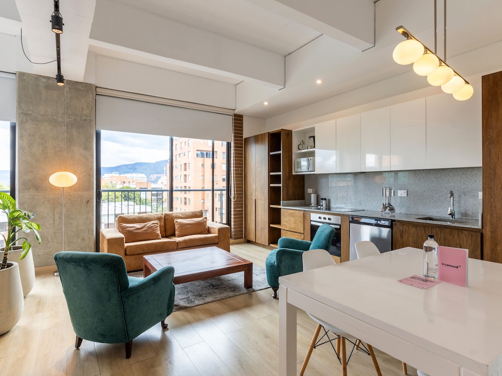 Apartment (703)