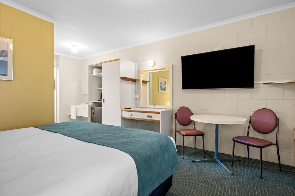Standard Room, Multiple Beds, Non Smoking