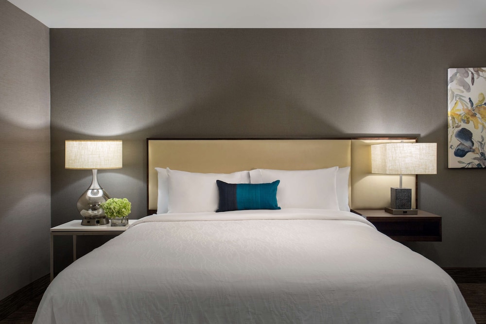 Junior Suite, 1 King Bed, Non Smoking photo 1