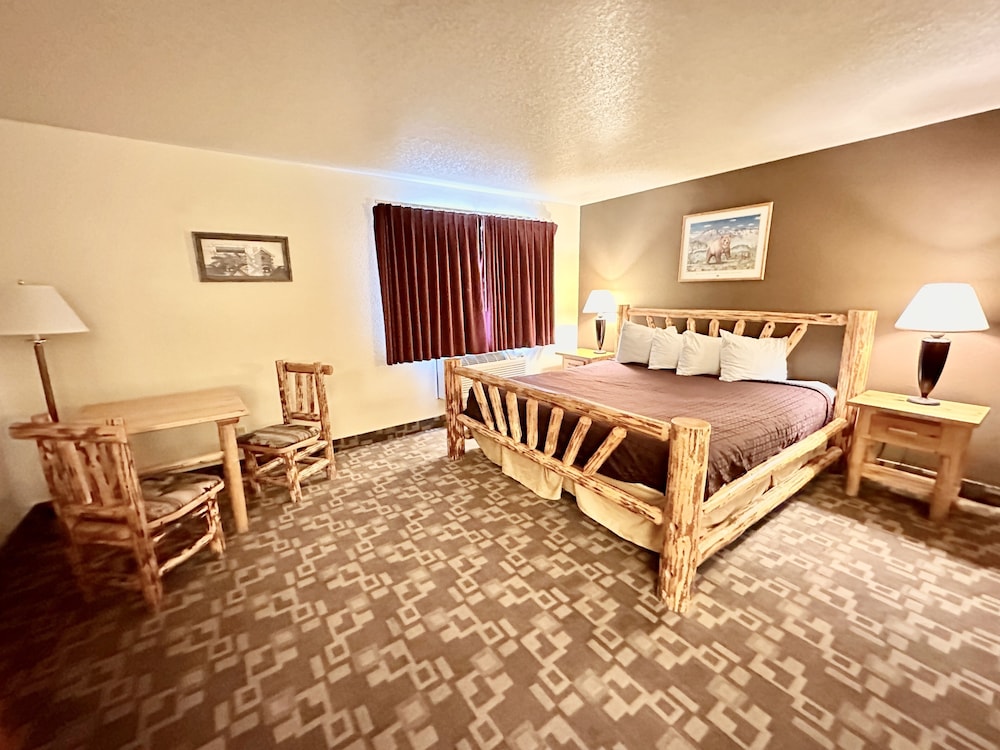 Business Room, 1 King Bed, Non Smoking photo 2