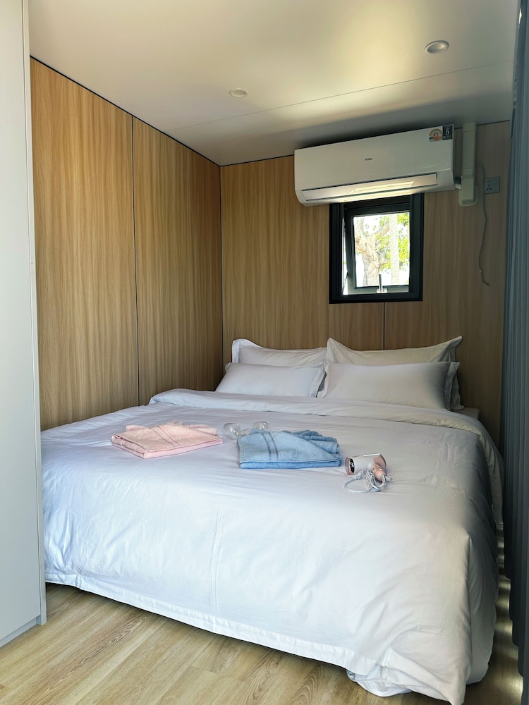 Standard Studio - Photo 1