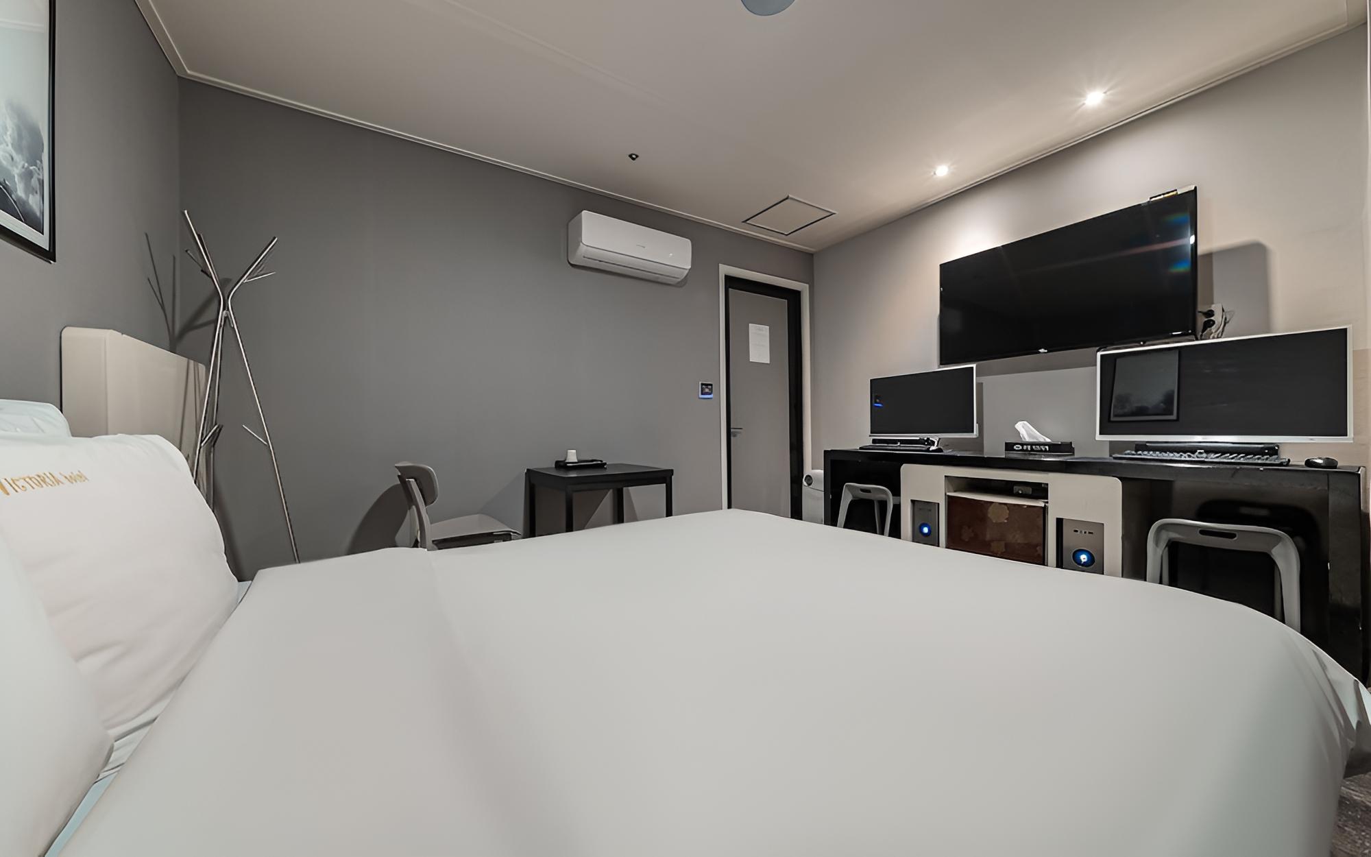 Room (Couple PC non-smoking room (playing g) photo 2