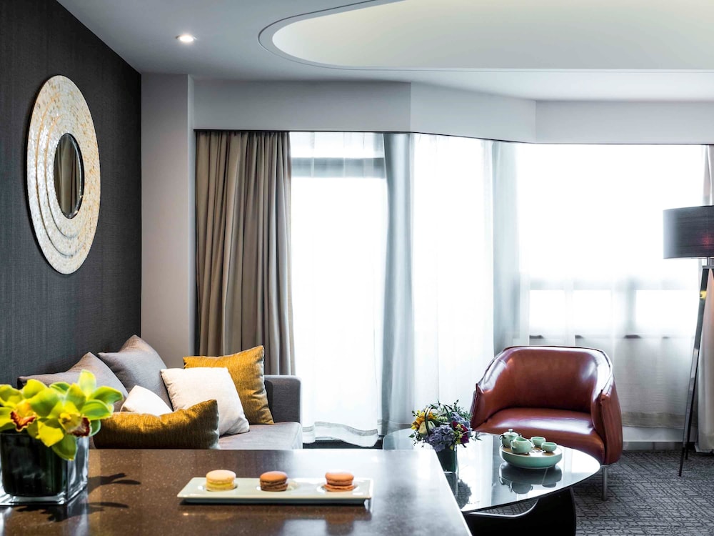 Junior Suite, 1 King Bed, Executive Level photo 1