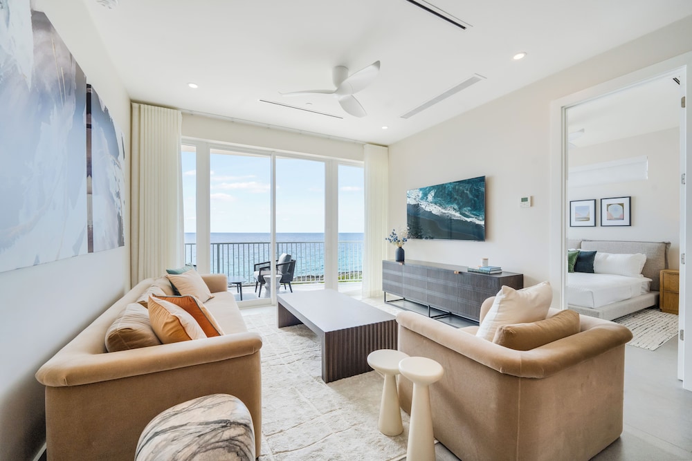 303 - 2 Bedroom Ocean View (3rd Floor)