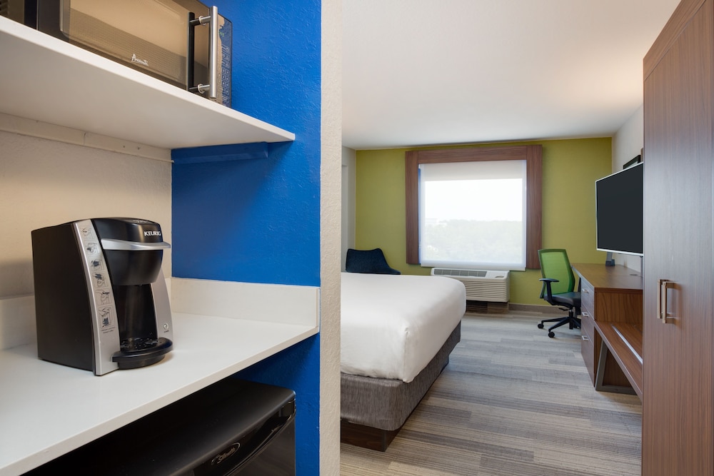Standard Room, 2 Twin Beds, Accessible (Hearing, Mobility Tub) - Photo 3