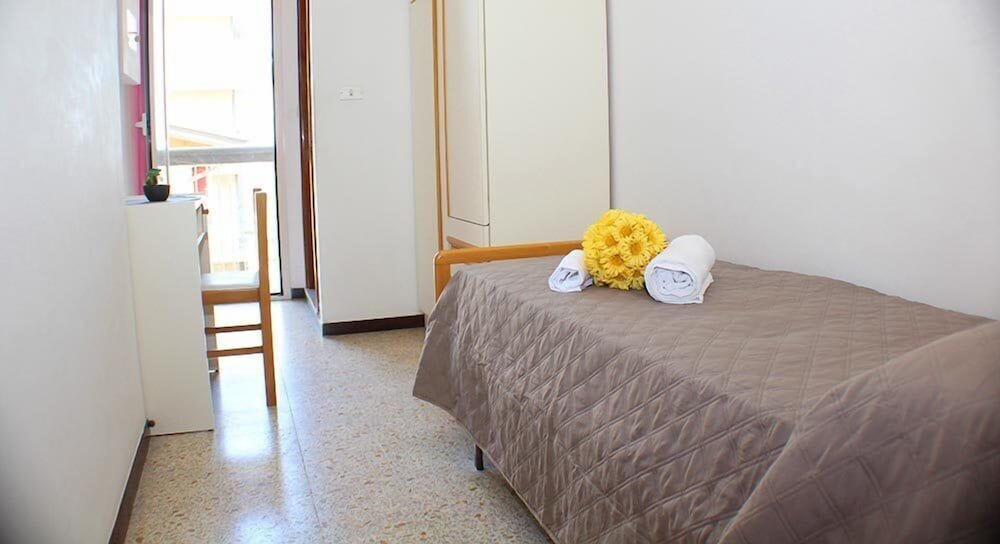 Basic Single Room, Balcony, Sea View