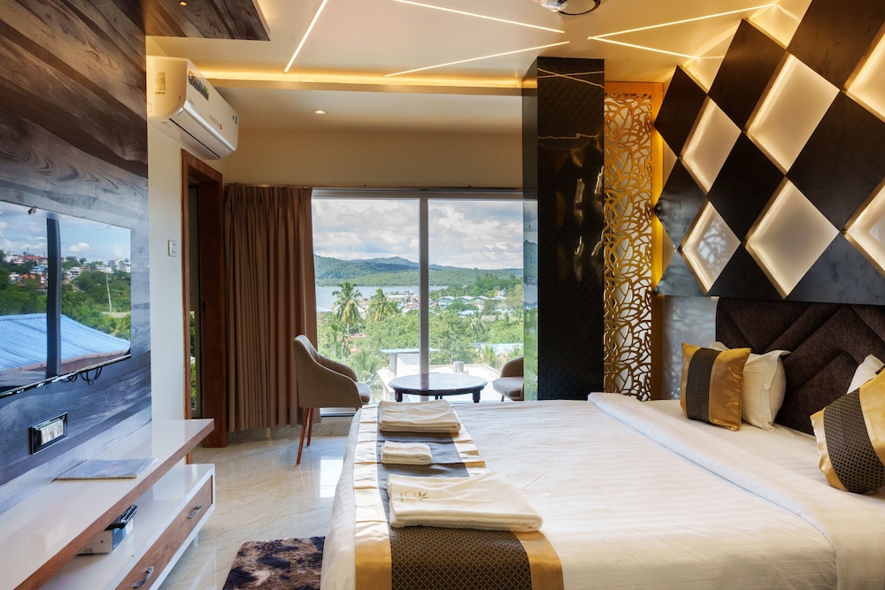 Deluxe Single Room, 1 King Bed, Air conditioning, Partial Ocean View