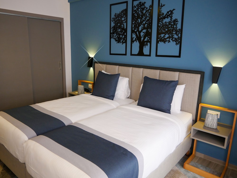 Signature Twin Room photo 3