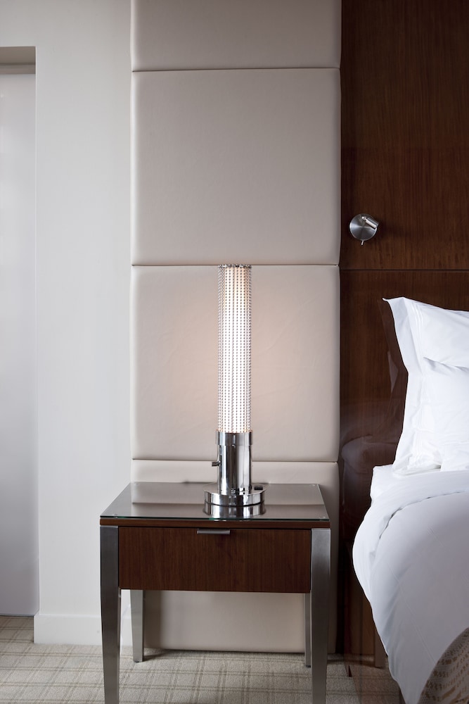 Room, 1 King Bed, City View