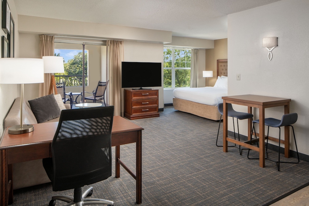 Studio, 1 King Bed with Sofa bed, Balcony