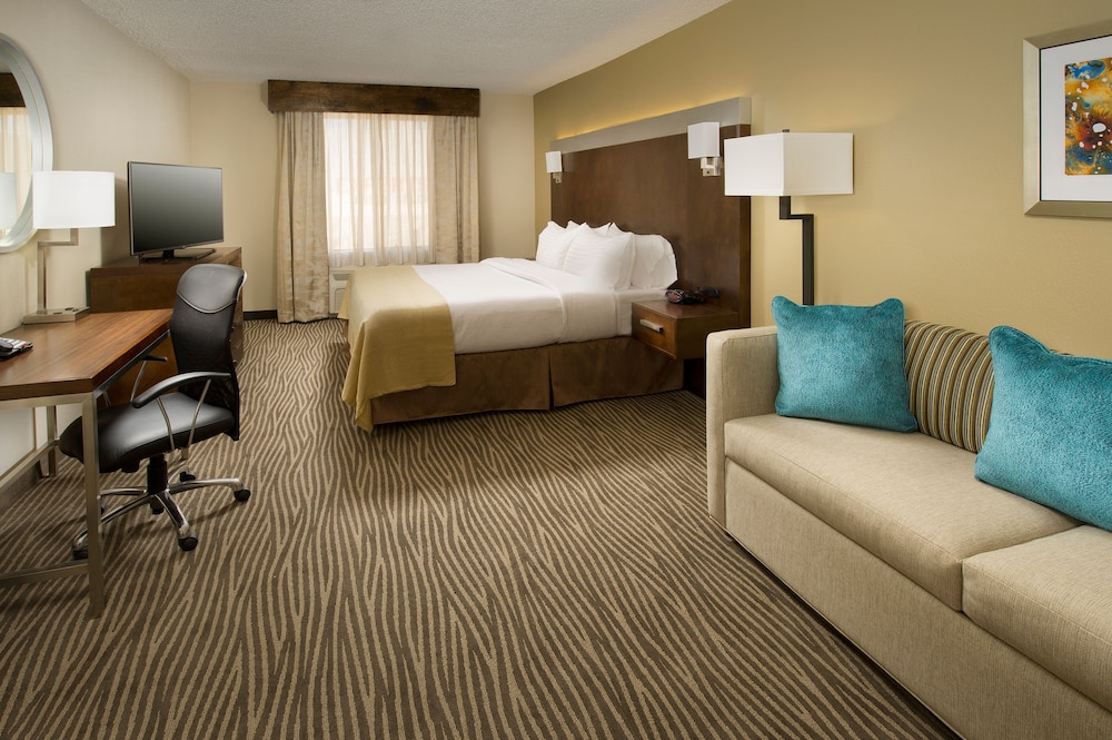 Standard Room, Multiple Beds - Photo 4