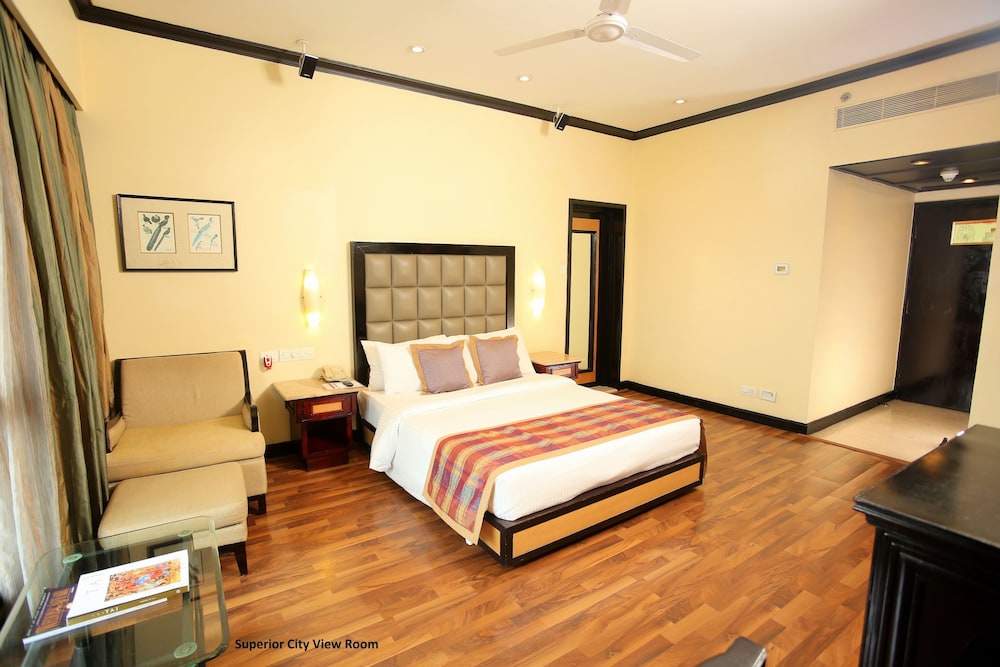 Superior Room, 1 Queen Bed - Photo 4