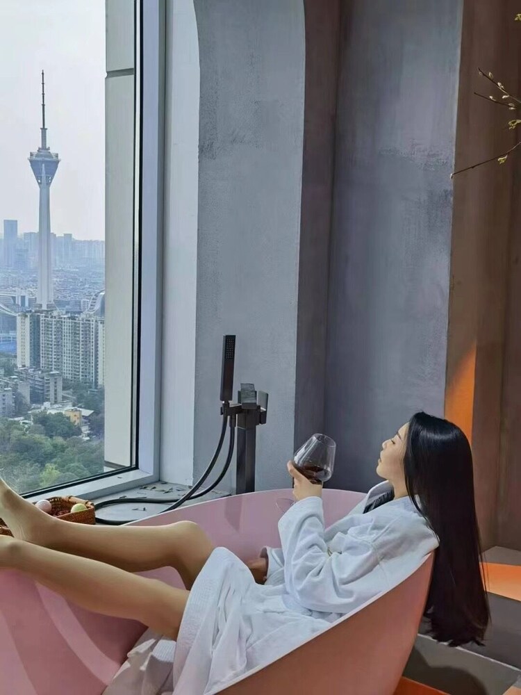 Exclusive Triple Room, City View photo 3