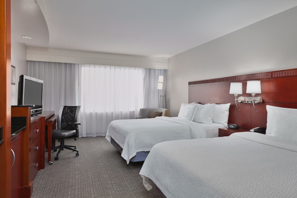 Room, 2 Queen Beds (Hearing Accessible) - Photo 4