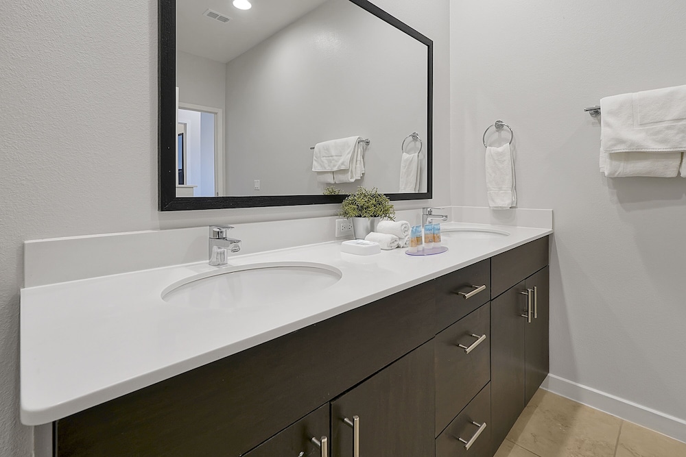 Standard Townhome, 2 Bedrooms, Hot Tub - Photo 28