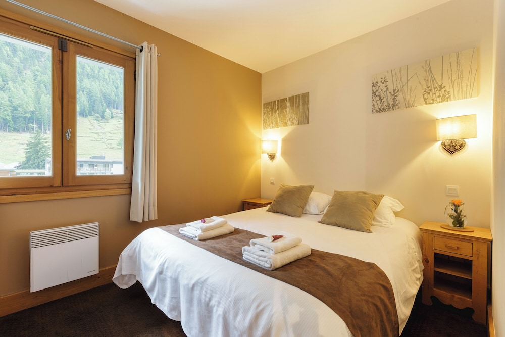 Family Apartment, Multiple Bedrooms (Vallorcine Buet 32 ski in / ski out)