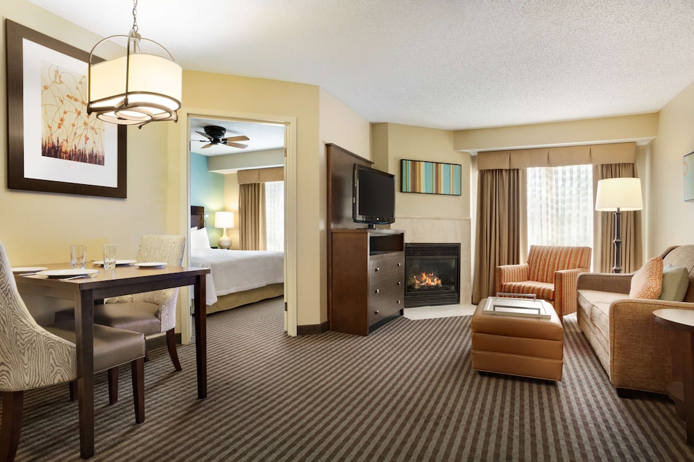 Suite, 1 King Bed, Non Smoking, Fireplace - Photo 1