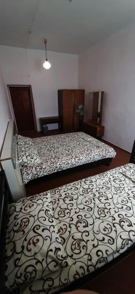 Basic Double or Twin Room, Shared Bathroom photo 2