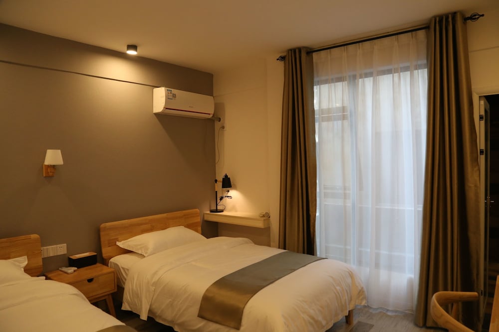 Deluxe Twin Room photo 3