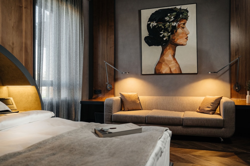 Luxury Suite, 1 King Bed photo 2