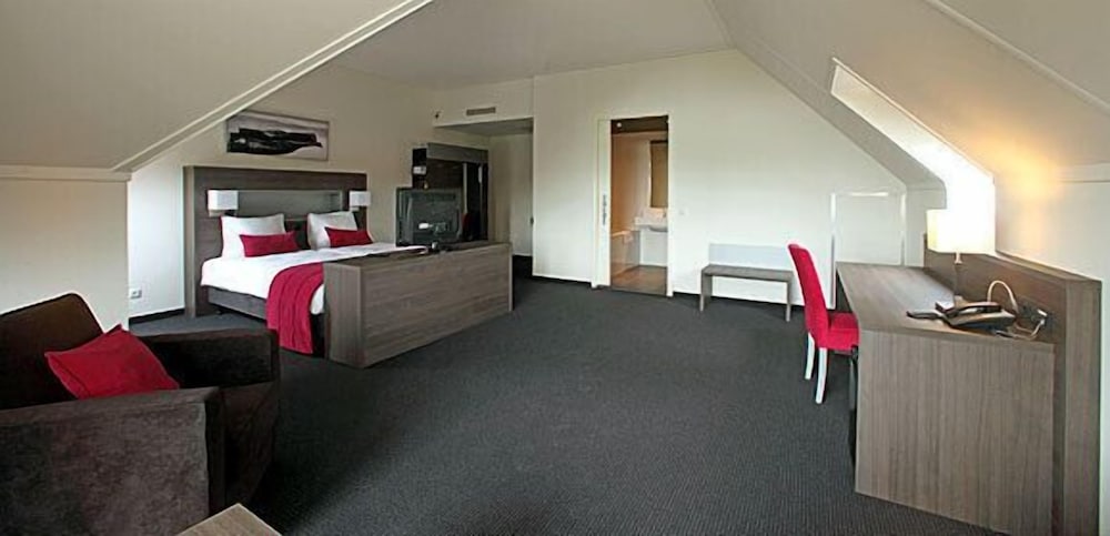 Suite, 2 Twin Beds, Balcony