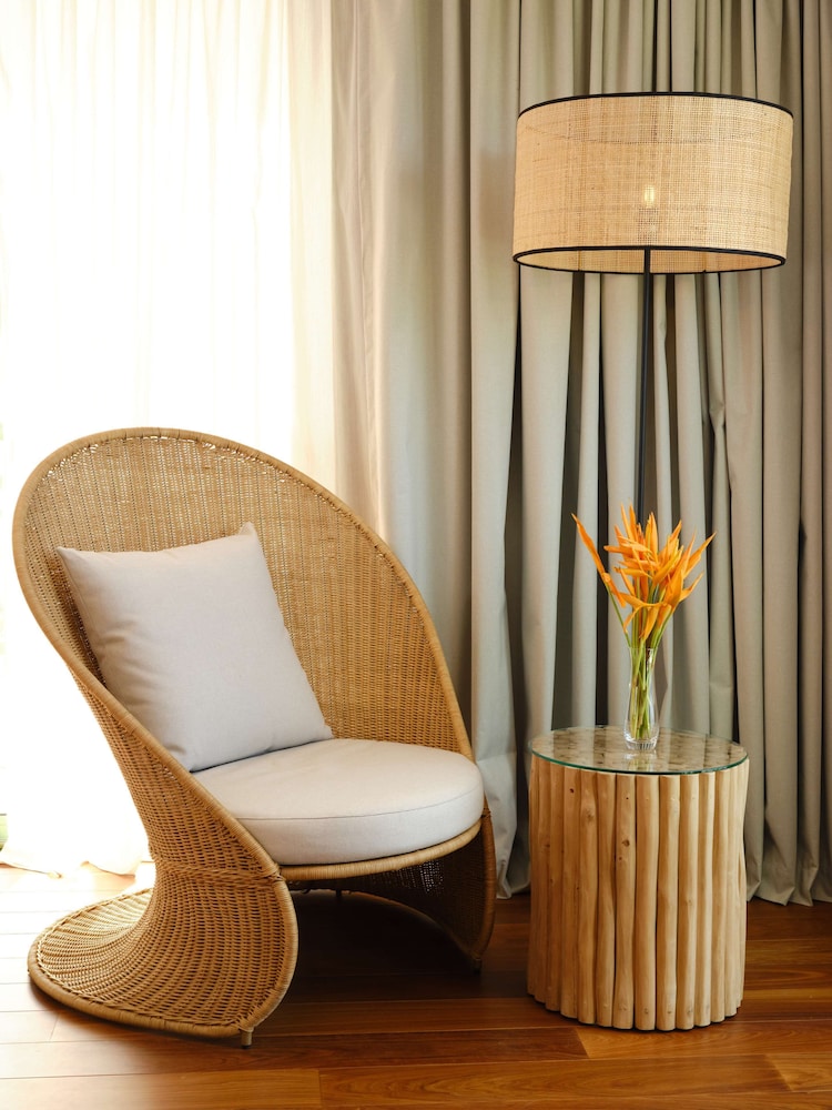 Royal Suite, 1 King Bed, Ocean View (hina)