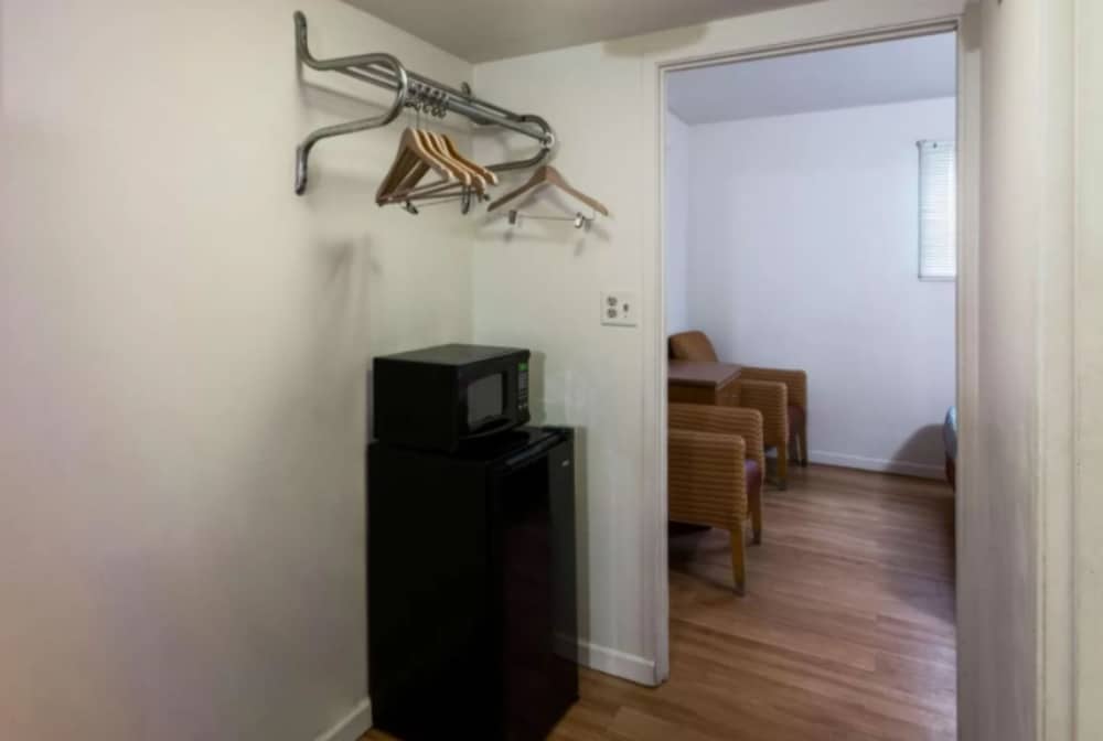 Basic Triple Room photo 1