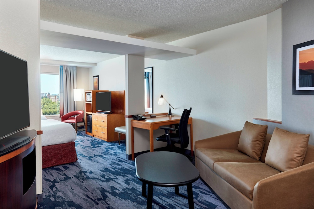 Suite, 2 Double Beds (Living Area)