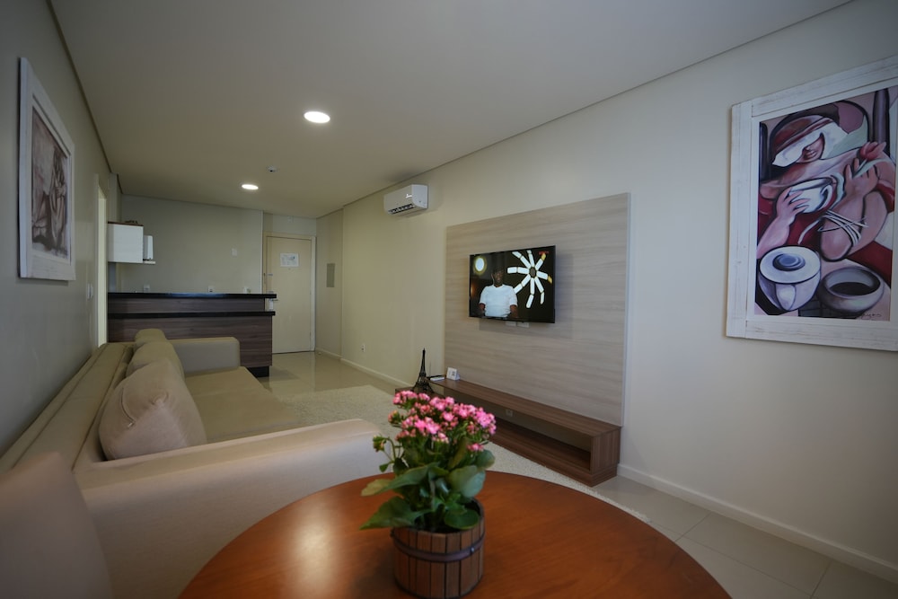 Suite (Master) - Photo 8