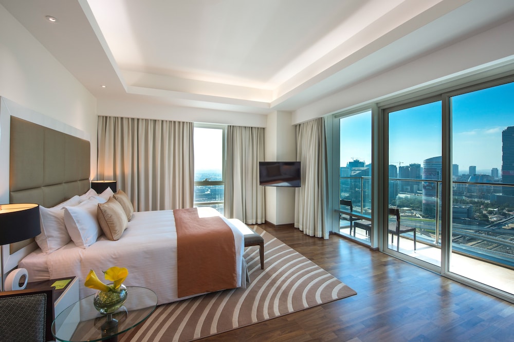 Deluxe Penthouse Three Bedrooms - Complimentary Transfer to Mall of the Emirates & Jumeirah Beach photo 3