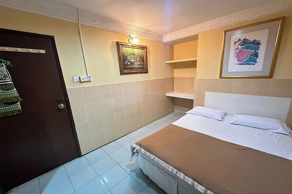 Standard Room, 1 Queen Bed