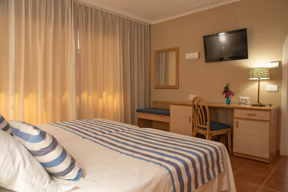 Standard Double Room, 2 Twin Beds - Photo 3